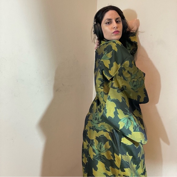 perfect shades of green foliage anoint your limbs with this true antique kimono - Picture 3 of 16